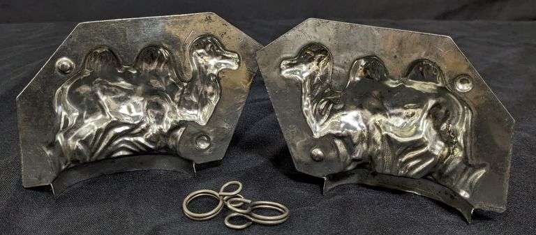 ANTIQUE CHOCOLATE MOLD CAMEL