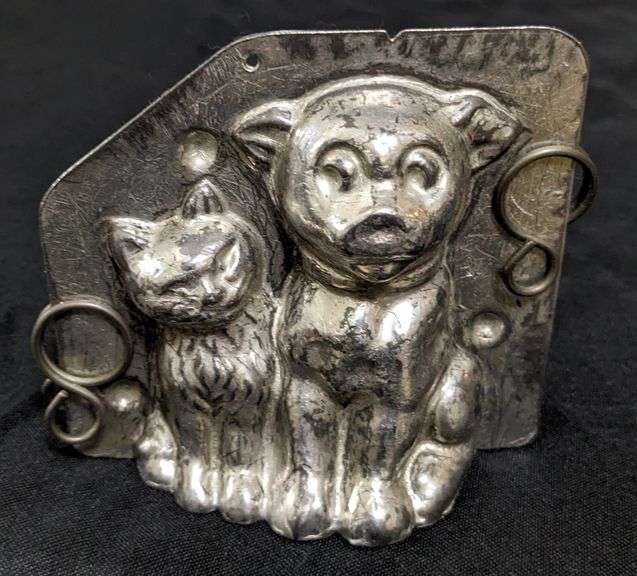 ANTIQUE CHOCOLATE MOLD DOG & CAT PUPPY & KITTEN