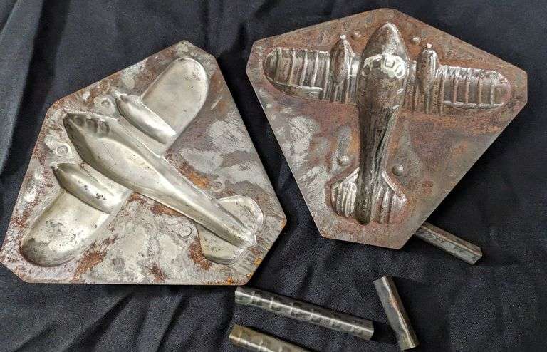 ANTIQUE CHOCOLATE MOLD TWIN ENGINE AIRPLANE
