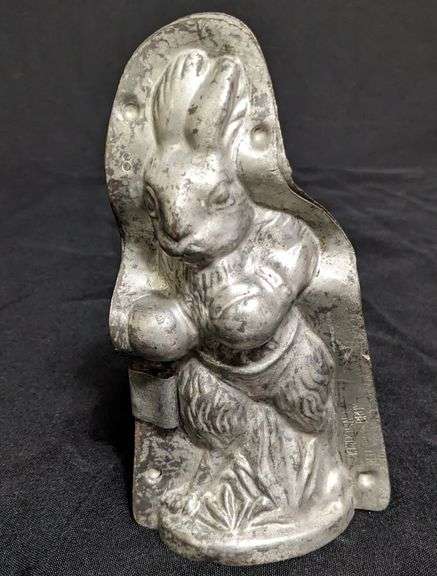 ANTIQUE CHOCLATE MOLD BOXER BOXING EASTER BUNNY RABBIT ENSCHEDE