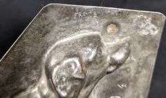 ANTIQUE CHOCOLATE MOLD SETTER DOG