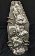 LARGE ANTIQUE CHOCLOATE MOLD EASTER BUNNY RABBIT