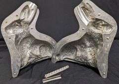 LARGE ANTIQUE CHOCOLATE MOLD EASTER BUNNY RABBIT
