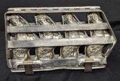 ANTIQUE CHOCOLATE MOLD EASTER BUNNY RABBITS 4 COUNT