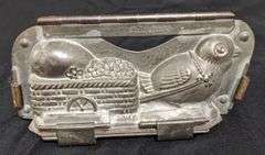 ANTIQUE CHOCOLATE MOLD EASTER CHICK PULLING EGG WAGON H WALTER BERLIN
