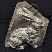 LARGE ANTIQUE CHOCOLATE MOLD EASTER BUNNY RABBIT