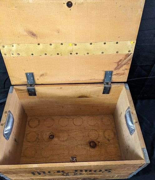 PRE PRO BEER CRATE CASE DICK BRO'S QUINCY ILLINOIS