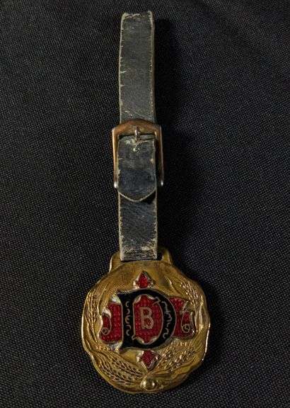 PRE PRO DICK BROS BREWING QUINCY ILLINOIS BEER WATCH FOB