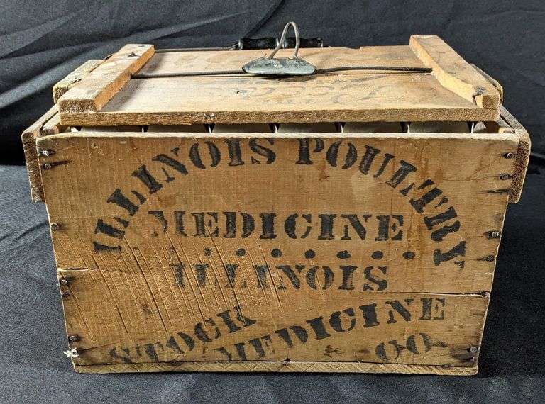 ODD SIZE WOOD EGG CRATE ILLINOIS POULTRY & STOCK MEDECINE CO QUINCY ILLINOIS "THE BEEDLE CARRIER"