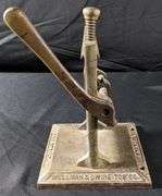 WELLMAN & DWIRE TOBACCO CO CAST IRON PLUG TOBACCO CUTTER