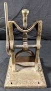 WELLMAN & DWIRE TOBACCO CO CAST IRON PLUG TOBACCO CUTTER