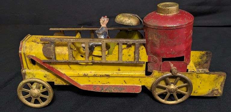 PRESSED STEEL DAYTON HILL CLIMBER FIRE PUMPER TRUCK TOY