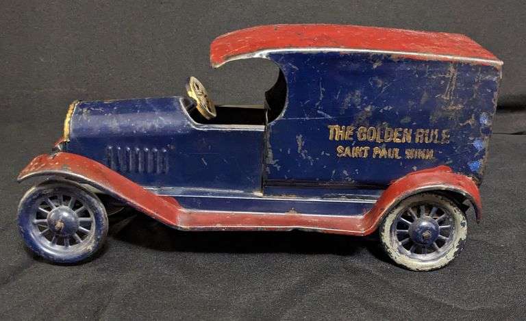 PRESSED STEEL TURNER TOY DELIVERY TRUCK THE GOLDEN RULE SAINT PAUL MINN