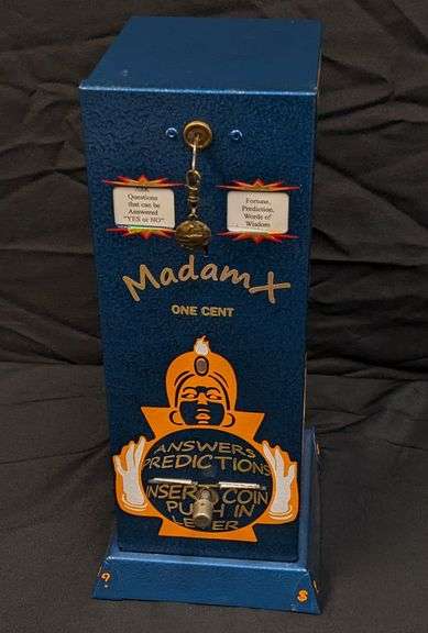 RESTORED VINTAGE COIN OPERATED VENDING MACHINE MADAM X ANSWERS PREDICTIONS