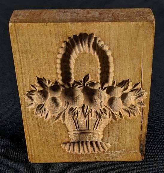ANTIQUE PRIMITIVE CARVED WOOD BUTTER PRINT MOLD STAMP FLOWER - BERRY BASKET