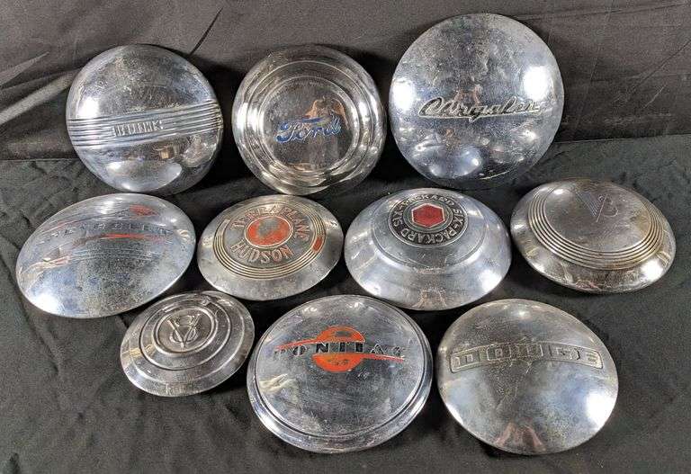 COLLECTION OF 10 VINTAGE AUTOMOBILE HUB CAPS FORD BUICK CHEVROLET PONTIAC HUDSON CHRYSLER DODGE ETC