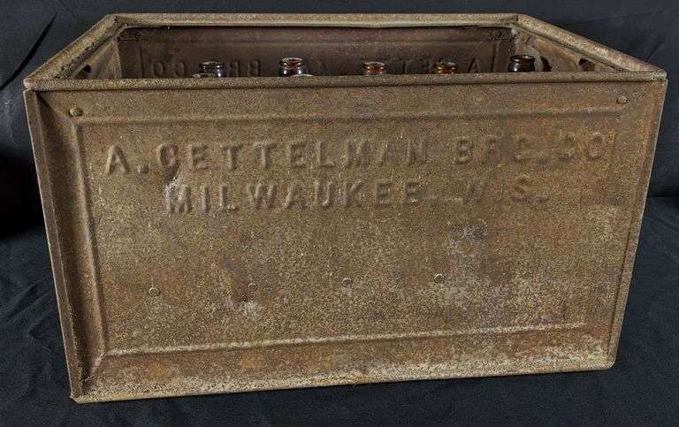 STEEL BEER CASE A. GETTELMAN BREWING CO MILWAUKEE WISCONSIN