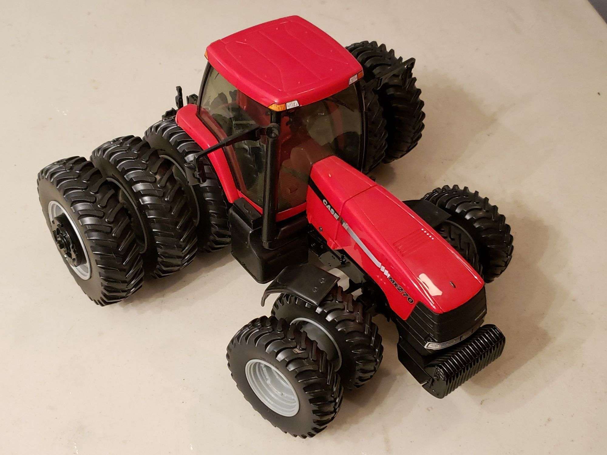 1:16 Ertl STAMPED FRONT DUALS MX 270 COLLECTOR EDITION 2000 Case