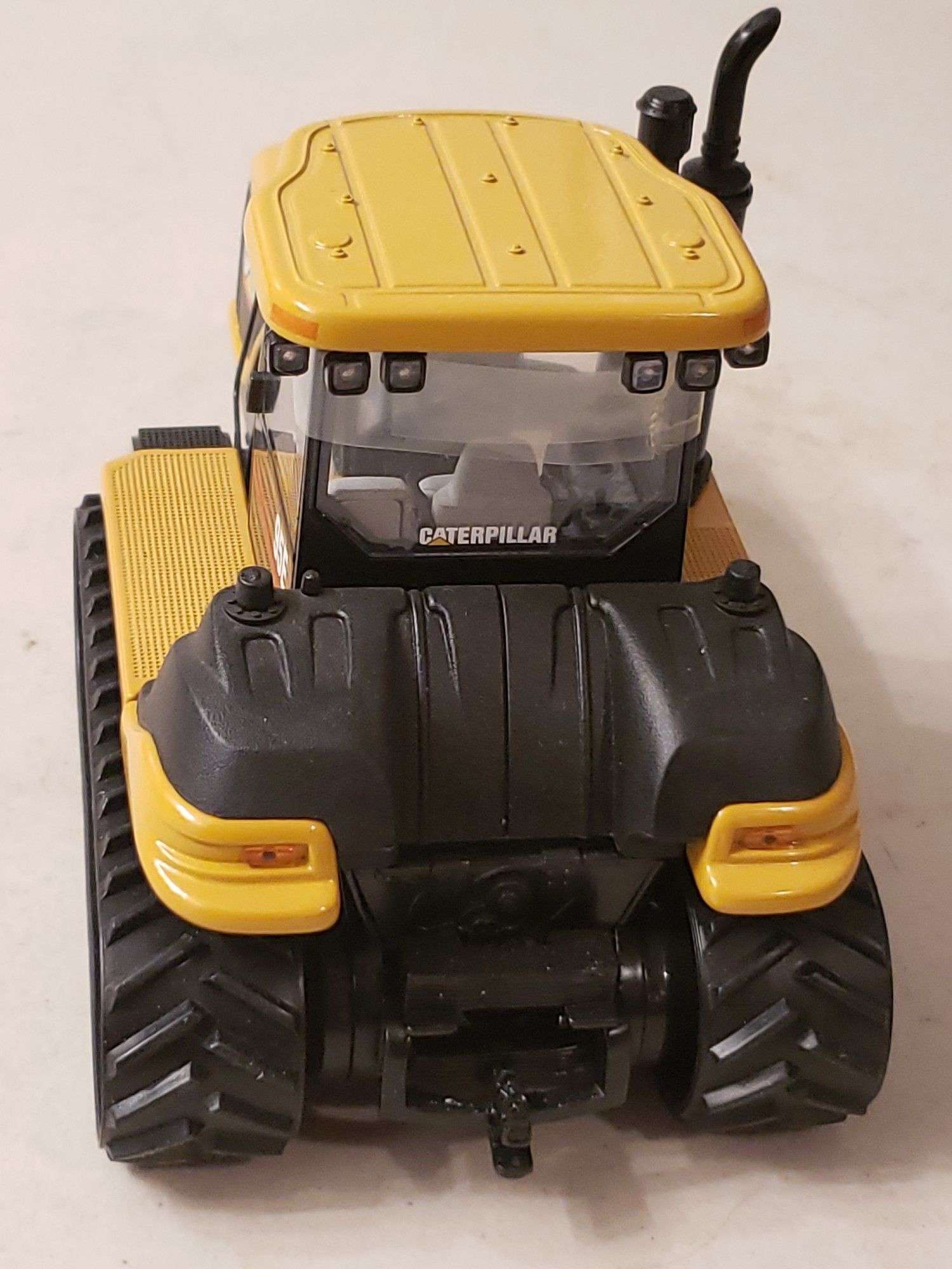 1:32 Cat Challenger 95E Agricultural Tractor - McLaughlin  display picture 1