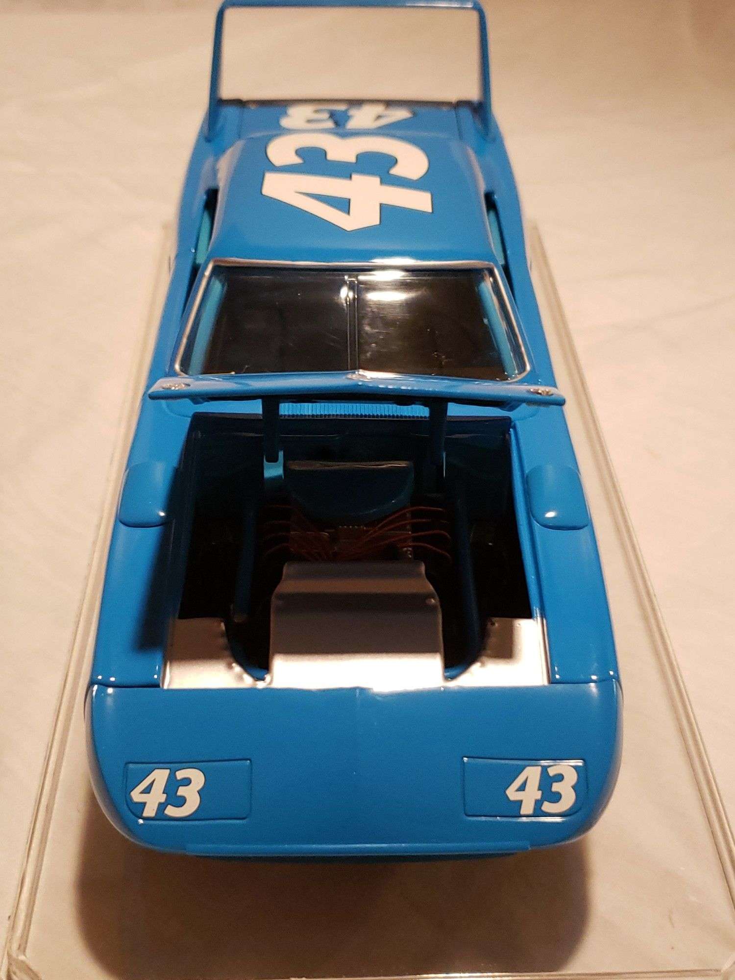 1:18 Ertl 1969 Dodge Daytona nascar - #43 Richard Petty Winged