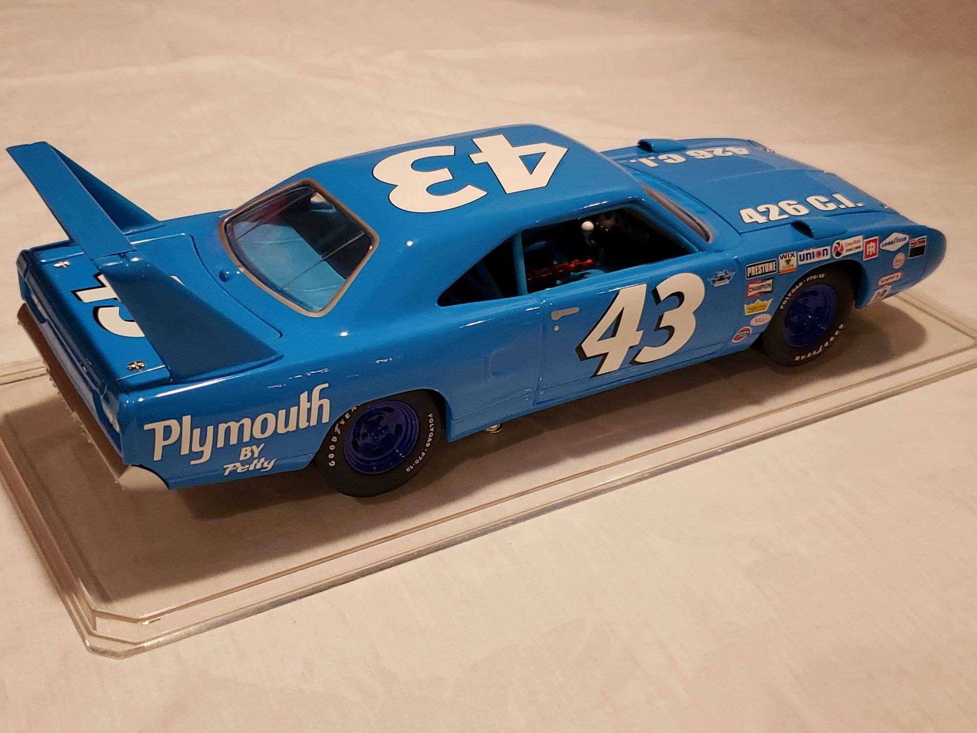 1:18 Ertl 1969 Dodge Daytona nascar - #43 Richard Petty Winged