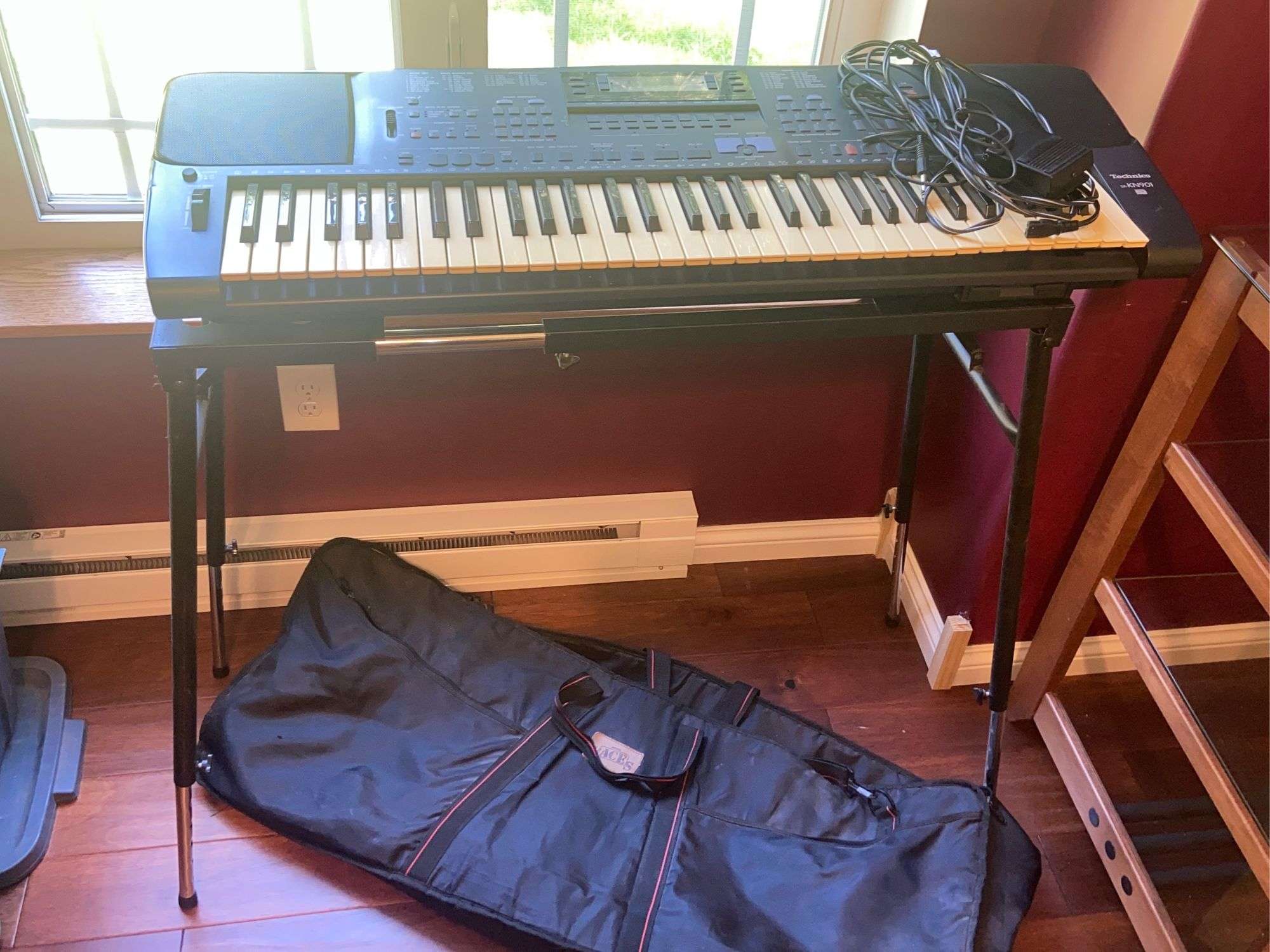 Technics SX-KN901 Keyboard on stand with bag - McLaughlin