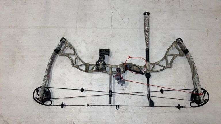 Bowtech Heartbreaker Compound Bow, Camo Finish, 30
