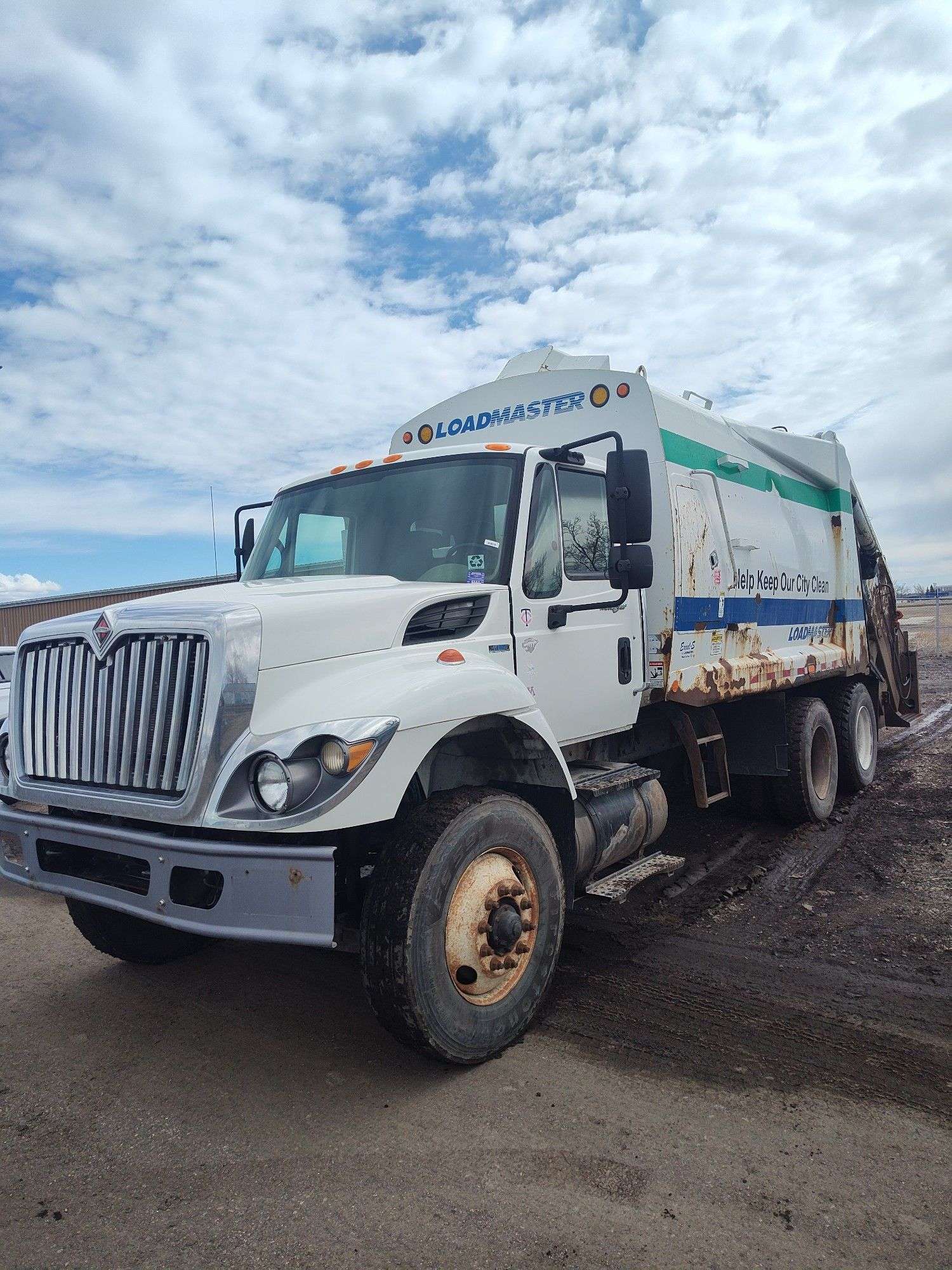 City of Moorhead and Clay County Spring Auction - McLaughlin Auctioneers,  LLC- mc-bid.com