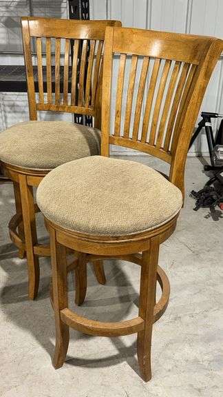 Set of 3 Wooden Bar Stools with Swivel Seats and Footrests, 47" Height