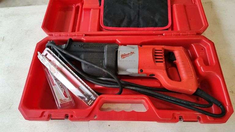 Milwaukee Reciprocating Saw 6509-31, Corded Electric, 120V, Case & Blades