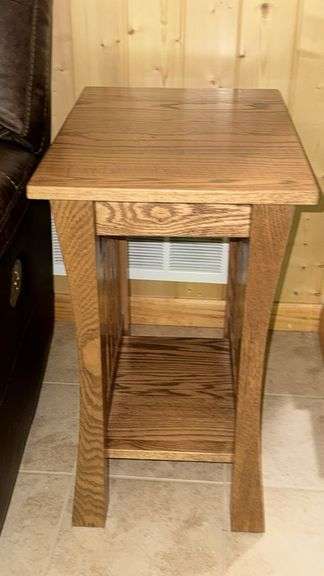 Mission Style Solid Oak Wooden End Table with Lower Shelf, Medium Brown