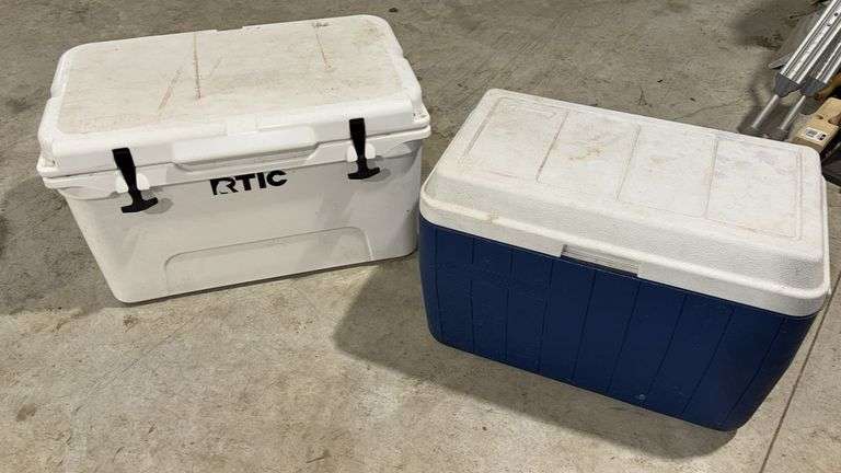 RTIC 45 Hard Cooler, White, Heavy-duty T-latches, Rope Handles
