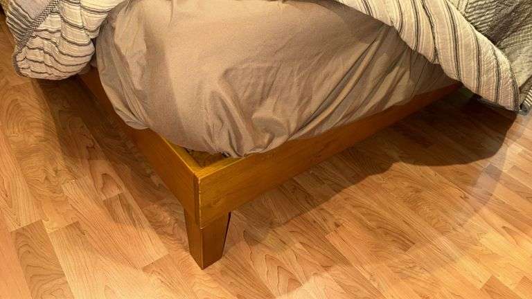 Queen Size Bed with Linen, Blankets
