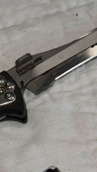 Havalon Baracuta Folding Knife with Replaceable Blades, 4.375" Blade Length