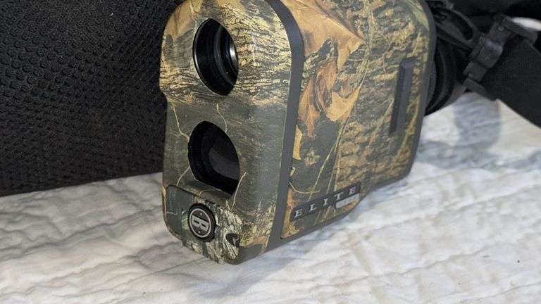 Bushnell Elite Laser Rangefinder, 7x Magnification, Camo Finish