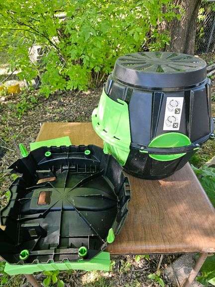 Compost Tumbler, Black and Green, Rotating Mechanism, 37 Gallon Capacity