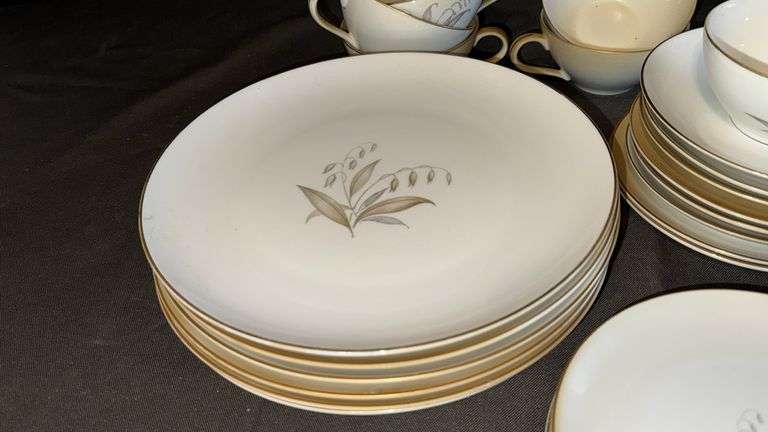 Kaysons Golden Rhapsody Fine China Dinnerware Set, Made in Japan