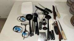 Versatile Kitchen Utensils and Knives Set, Approximately 18 Pieces