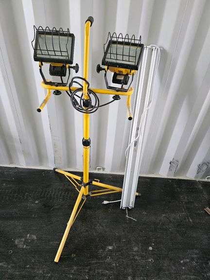 Dual Halogen Portable Work Light Set with Adjustable Tripod Stand