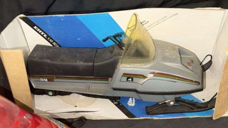 ERTL Trailfire 440 Model Snowmobile, 1:10 Scale, Box Included