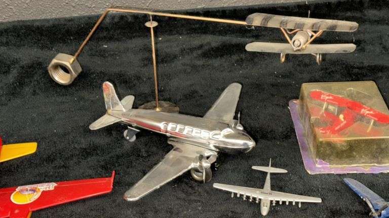 Model Airplanes and Aviation Memorabilia Collection, EAA and Virgin Atlantic