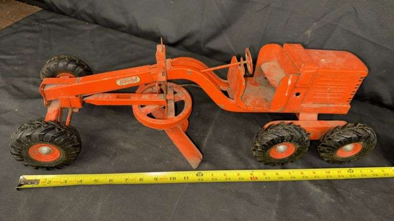 Vintage Model Toys Red Metal Toy Grader with Moving Blade