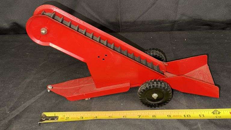 Vintage Tonka Toys Red Metal Toy Conveyor Belt, Mound, Minn