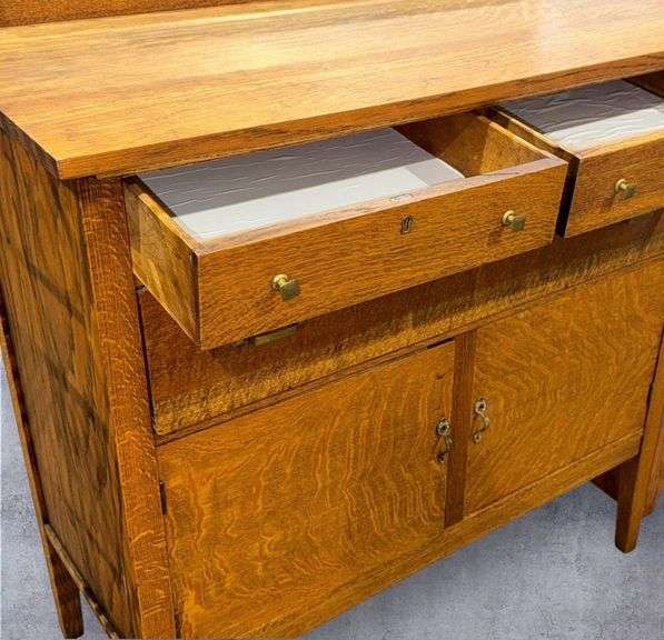Mission Style Oak Dresser with Mirror, 40x19x40 Inches