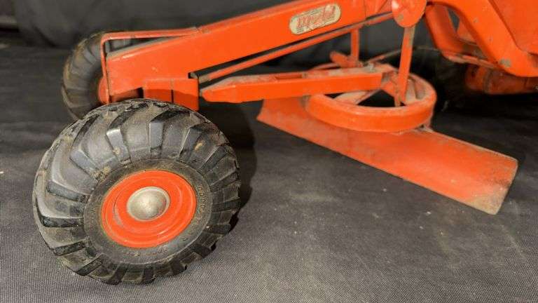 Vintage Model Toys Red Metal Toy Grader with Moving Blade