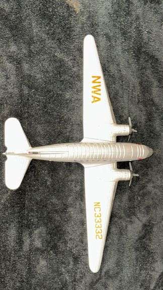 ERTL DC-3 Diecast Model Airplane, Northwest Airlines Livery, Serial NC33332
