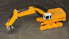 John Deere 6900LC Die-cast Model Excavator by Ertl, Yellow
