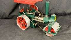 Wilesco Old Smoky Model Steam Roller, Green and Red, Solid Fuel