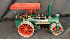 Wilesco Old Smoky Model Steam Roller, Green and Red, Solid Fuel