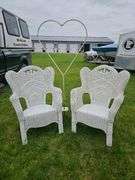Wicker Lawn Chairs with Heart-Shaped Metal Arch, White, 28"x22"x41"